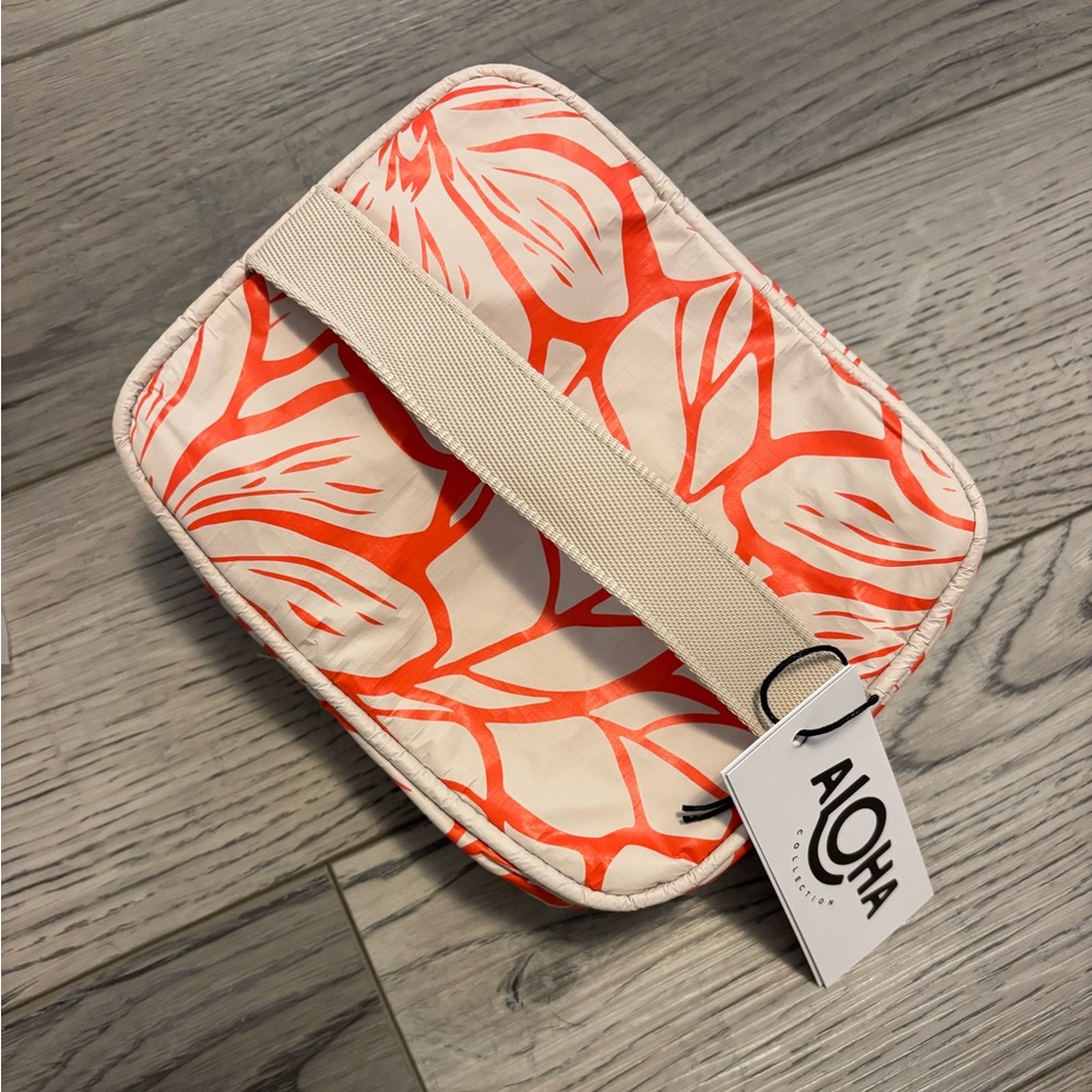 New Aloha Collection Red floral print Cabin Crew - Picture 6 of 9